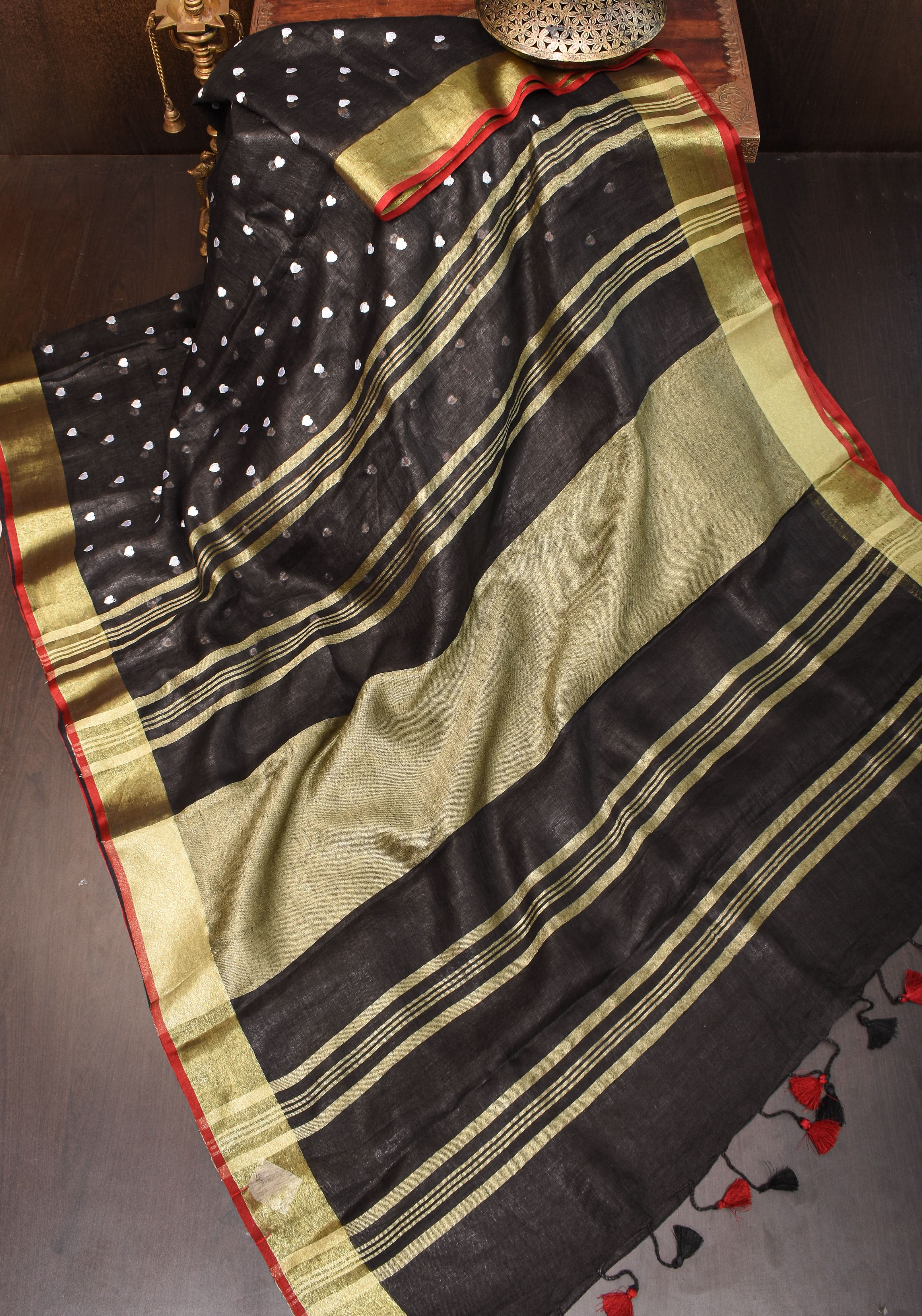 Loving Hearts Embroidered Black Pure Linen Saree