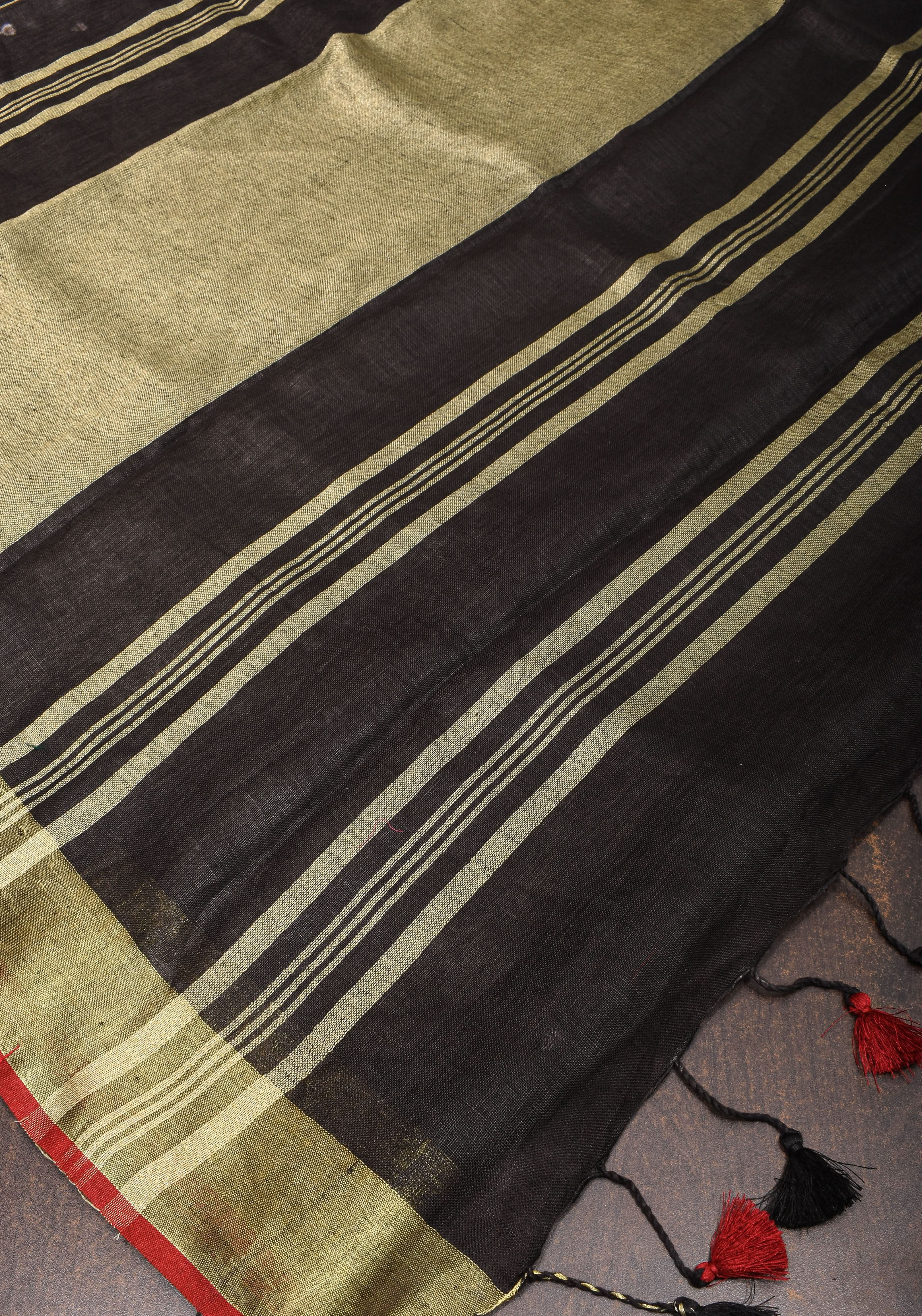 Loving Hearts Embroidered Black Pure Linen Saree