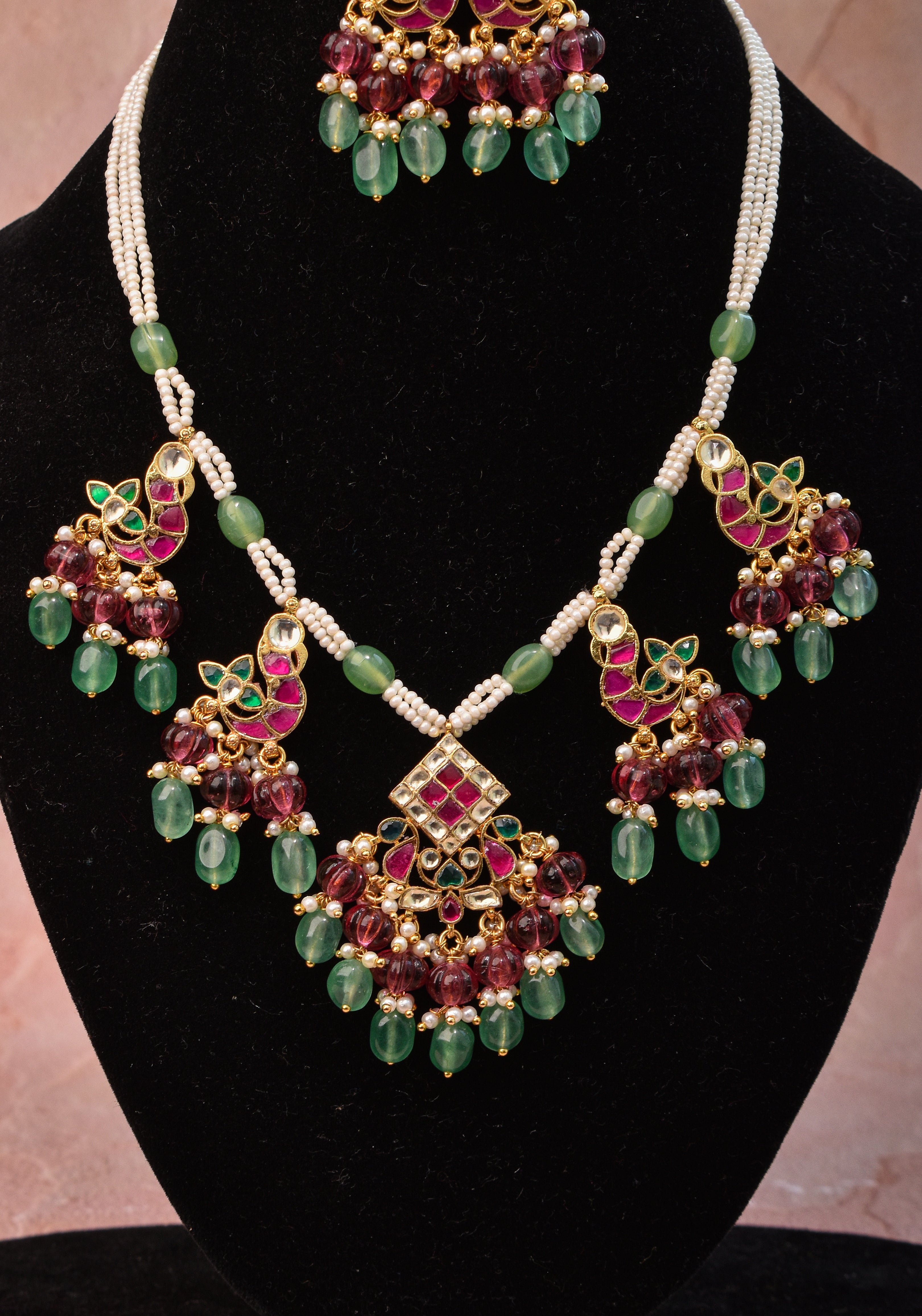 Unique Ahmedabadi Kundan Short Necklace and Earrings Set