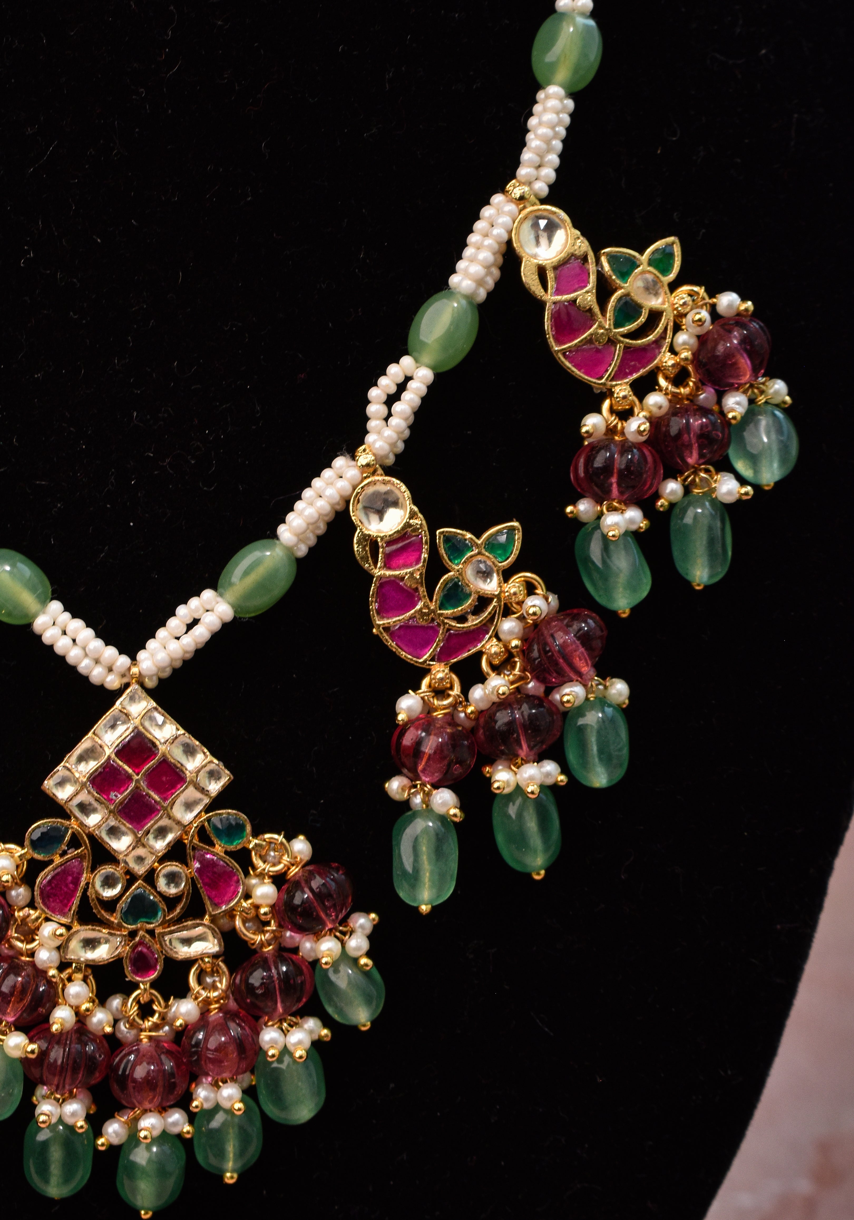 Unique Ahmedabadi Kundan Short Necklace and Earrings Set