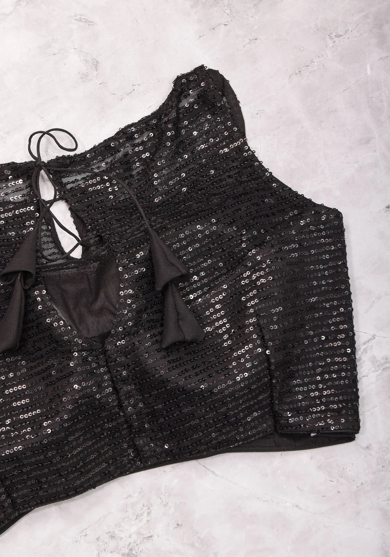 Make your own size: Shimmering Sequins Sleeveless Blouse in Black