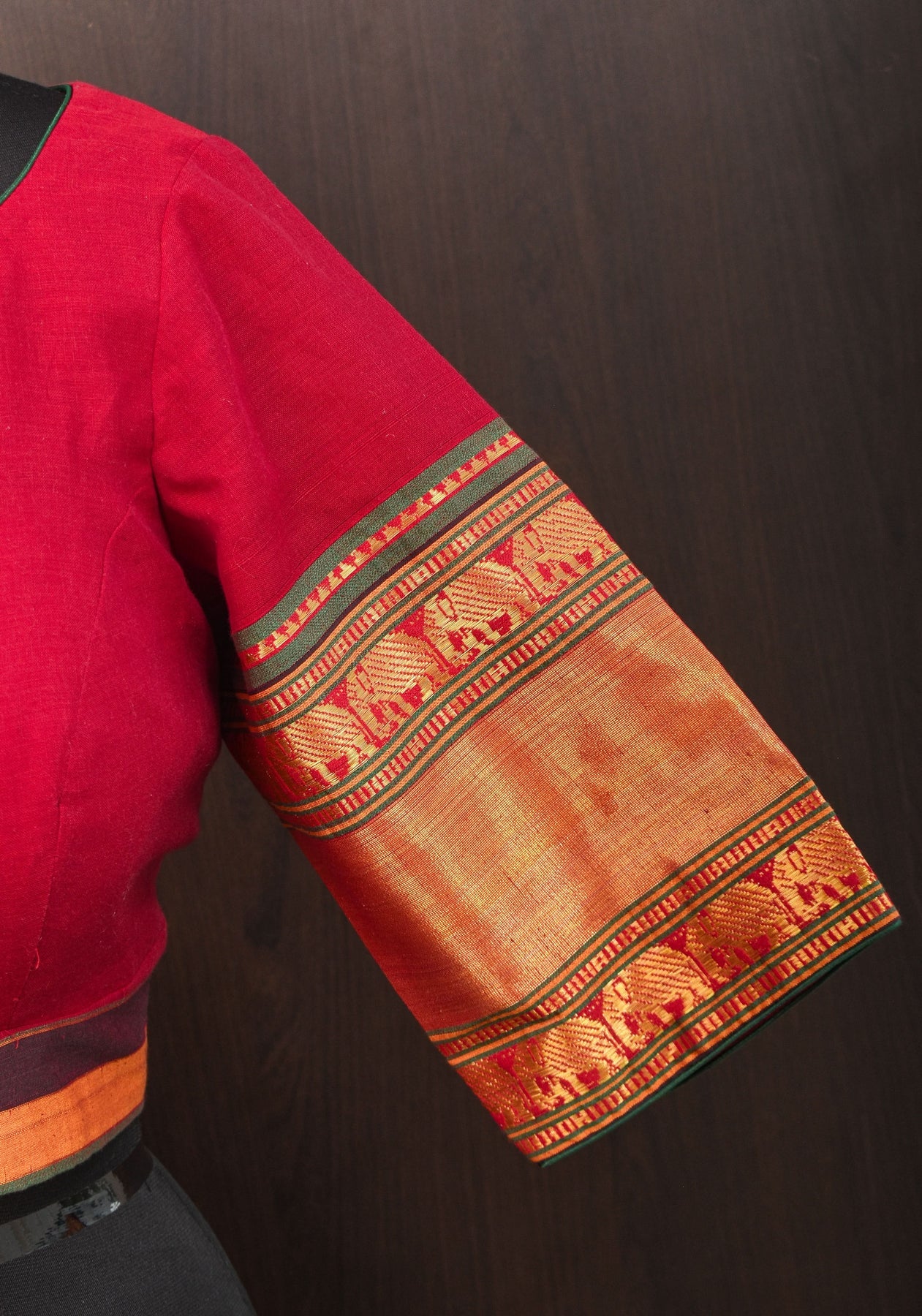 Maroon Narayanpet cotton boatneck blouse with oval cutout and tieback design