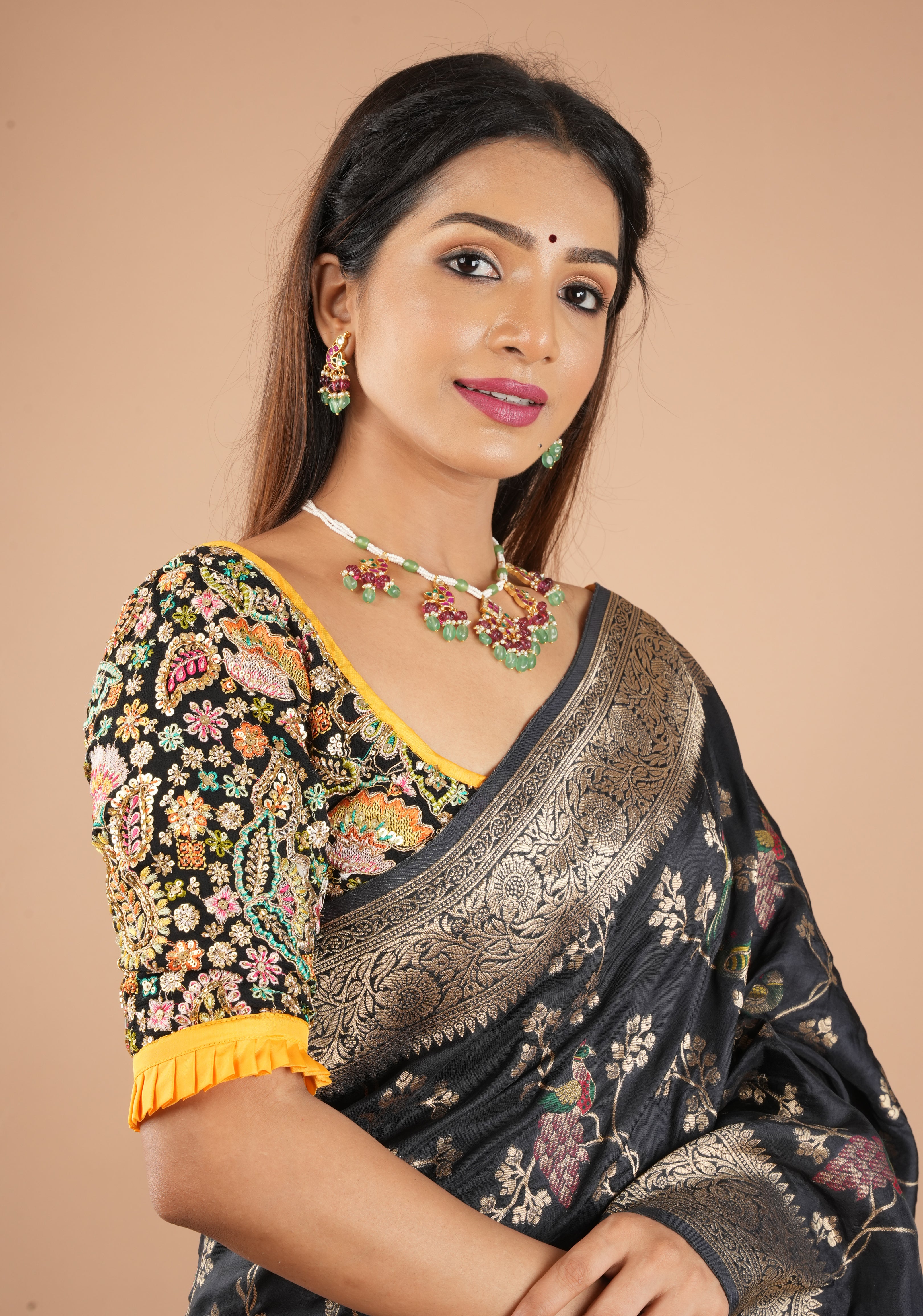 Unique Ahmedabadi Kundan Short Necklace and Earrings Set