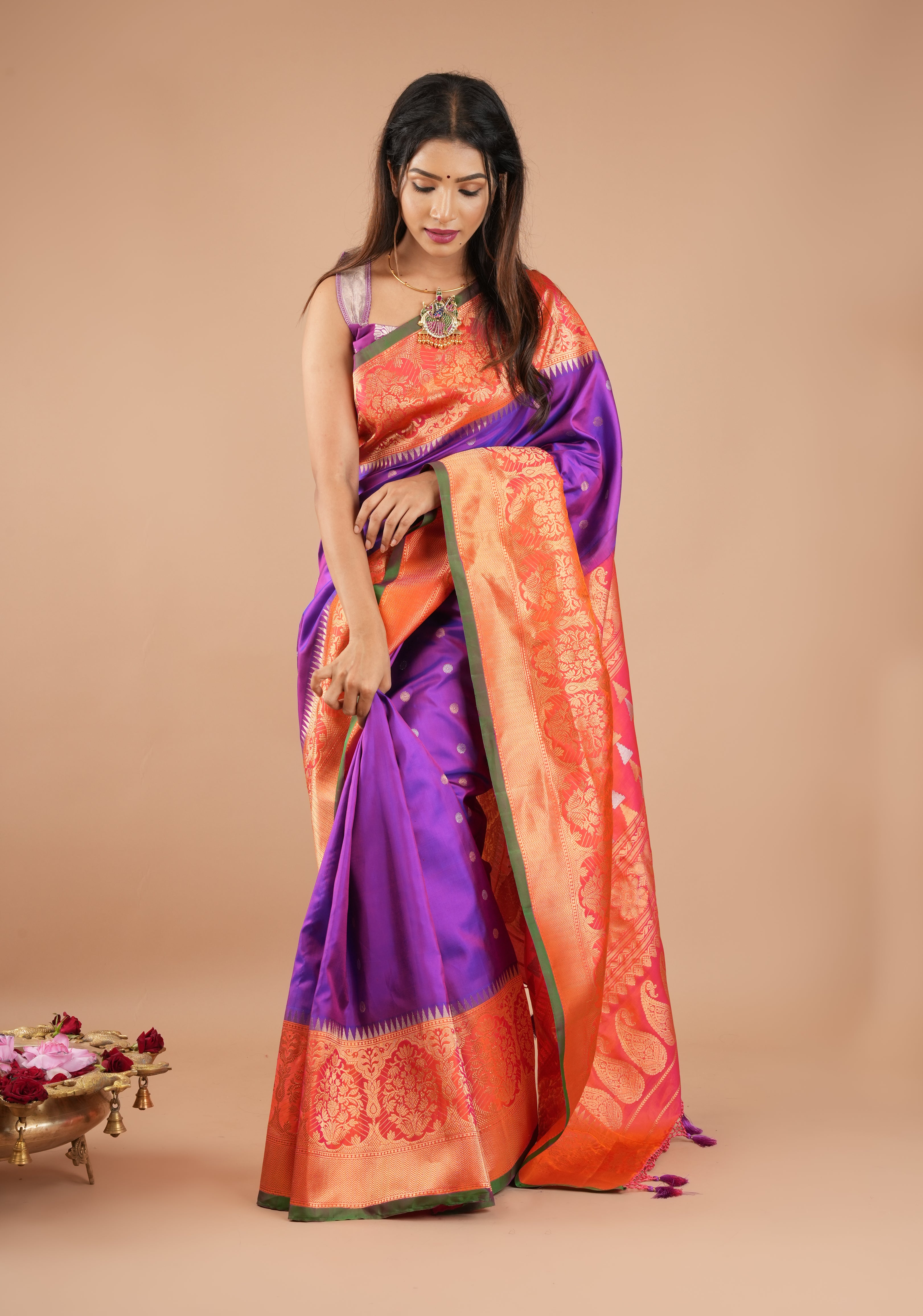 Purple  Gadwal Silk saree with 2 side Persian arch Zari Borders | SILK MARK CERTIFIED