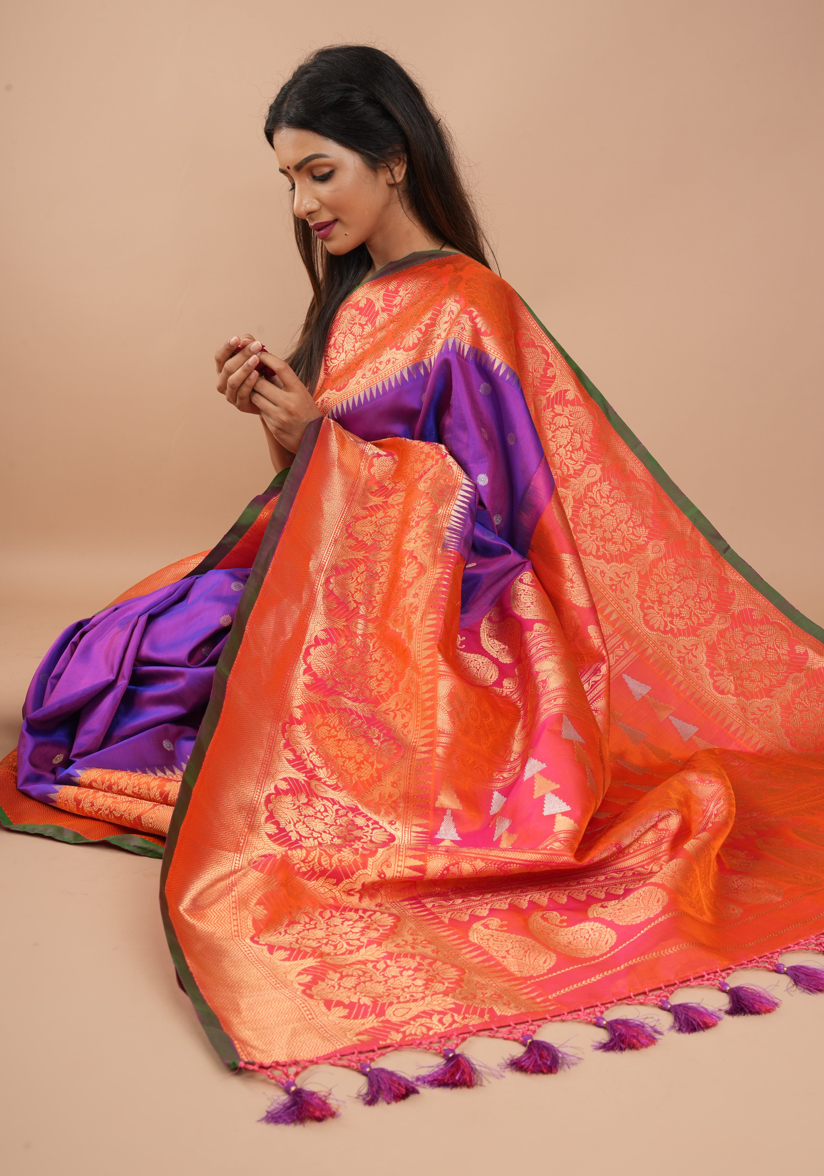 Purple  Gadwal Silk saree with 2 side Persian arch Zari Borders | SILK MARK CERTIFIED