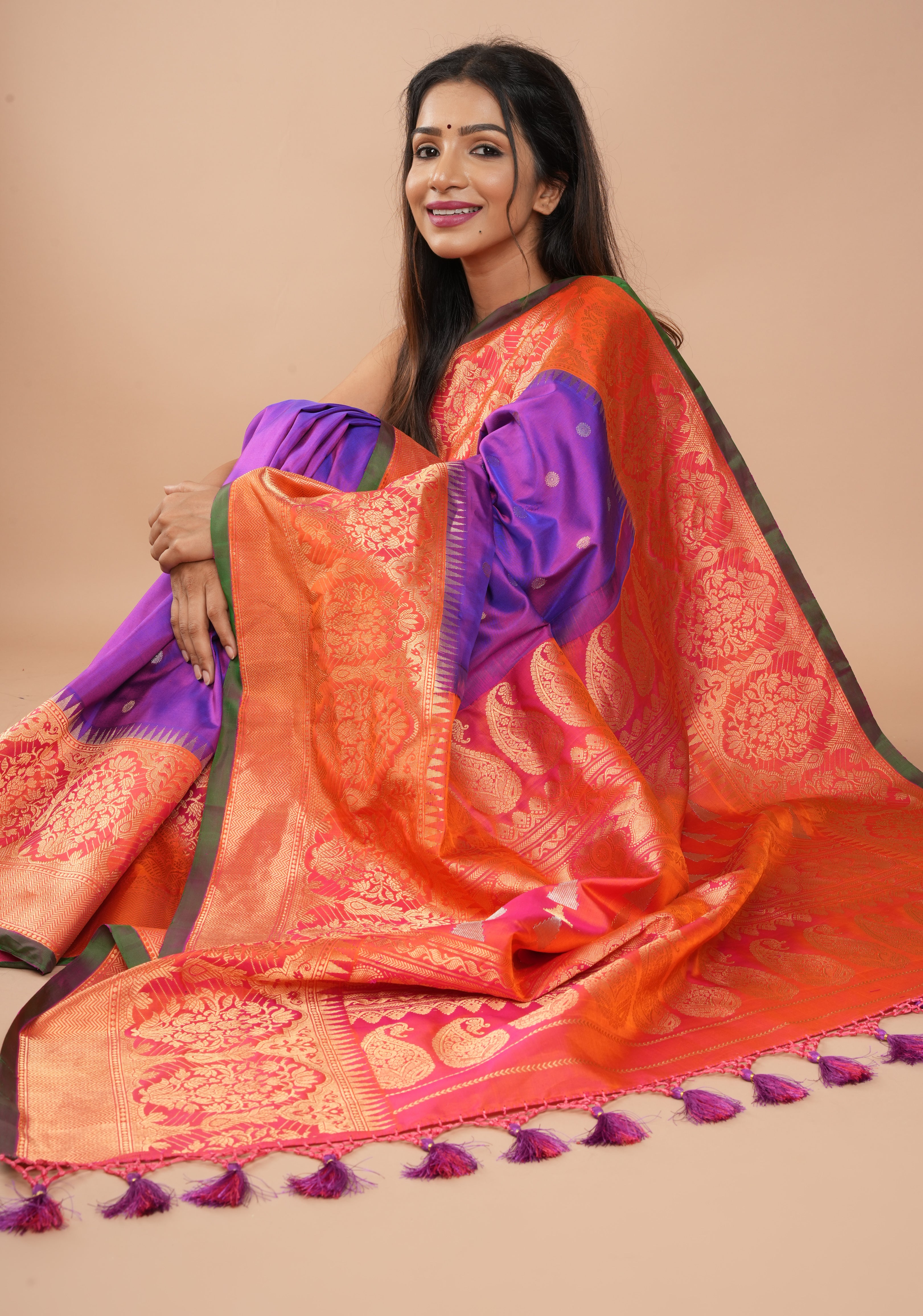 Purple  Gadwal Silk saree with 2 side Persian arch Zari Borders | SILK MARK CERTIFIED