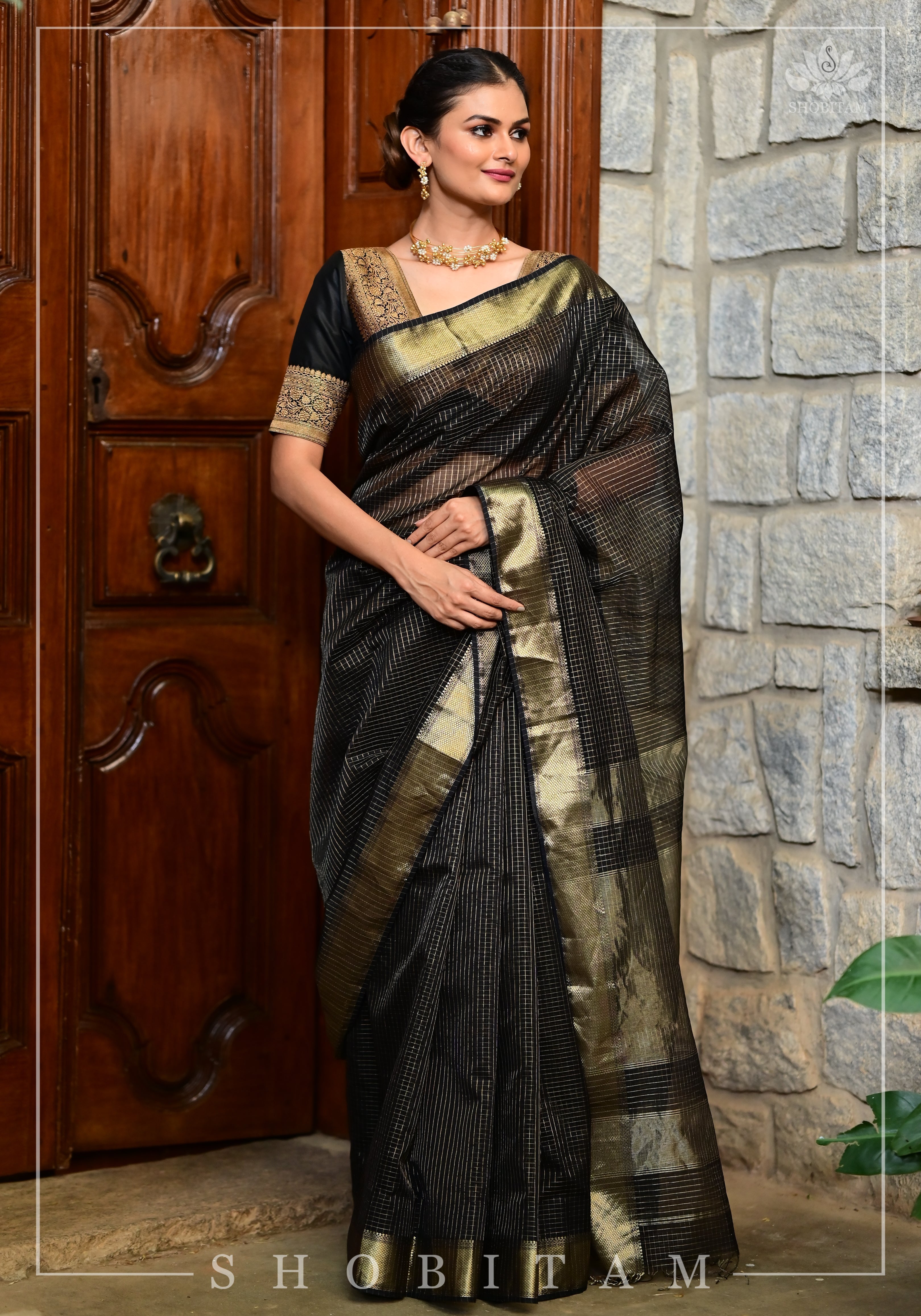 Black Handwoven Maheshwari Silk Cotton Zari Checks Saree