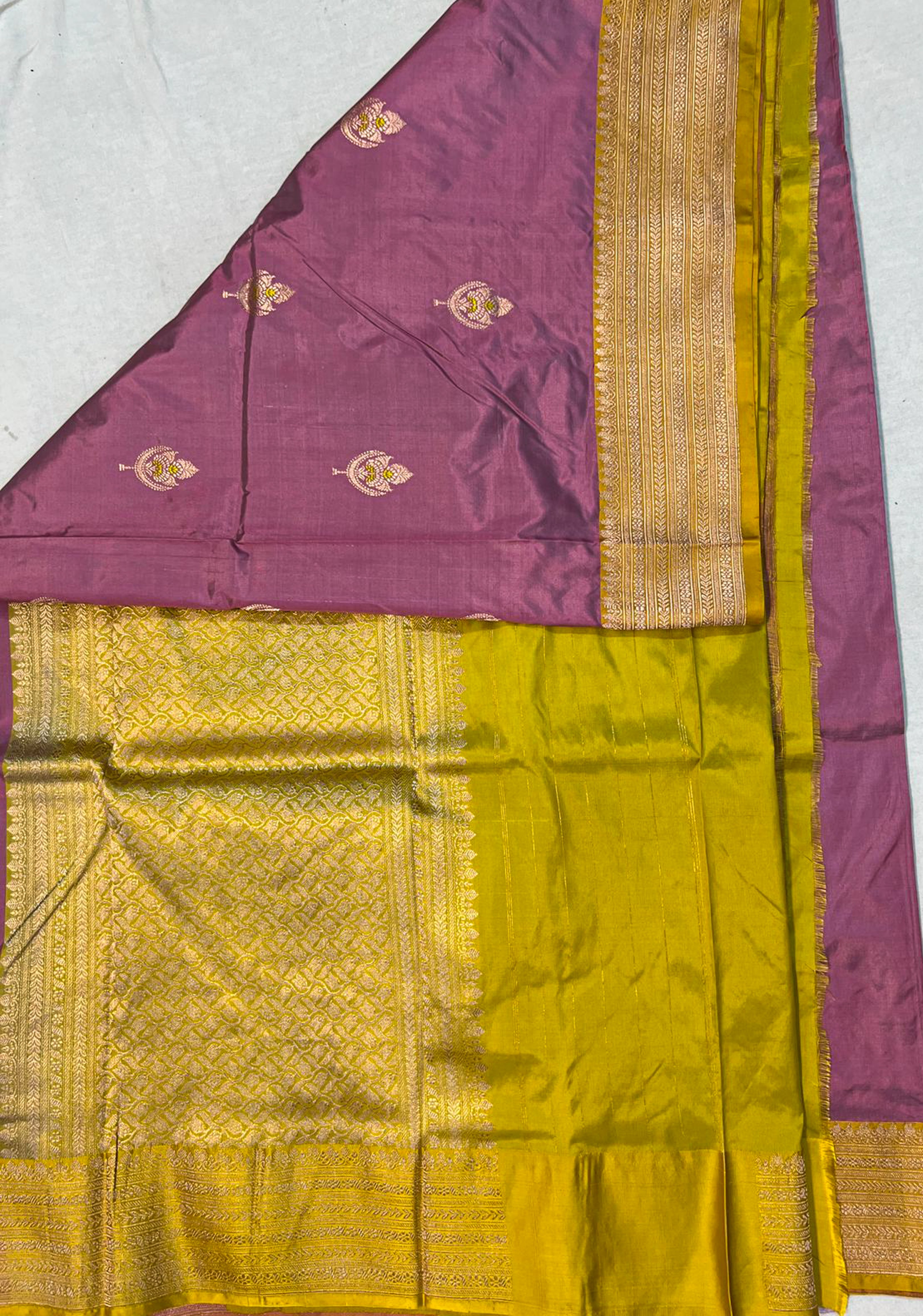 Mauve Banarasi meenakari butta saree with moss yellow borders | SILK MARK CERTIFIED