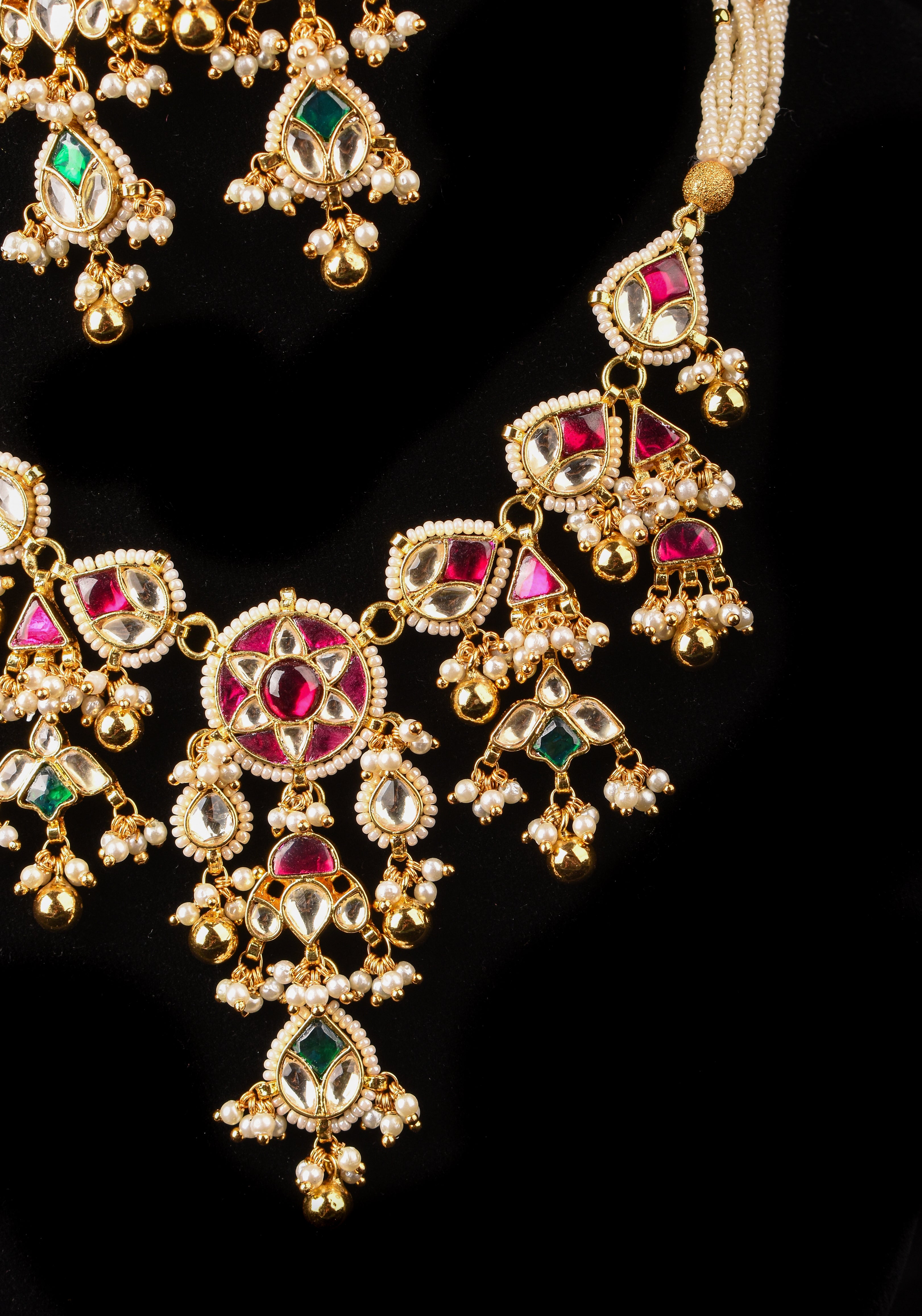 Handcrafted Jadau Kundan Short Necklace/Choker and Earrings Set