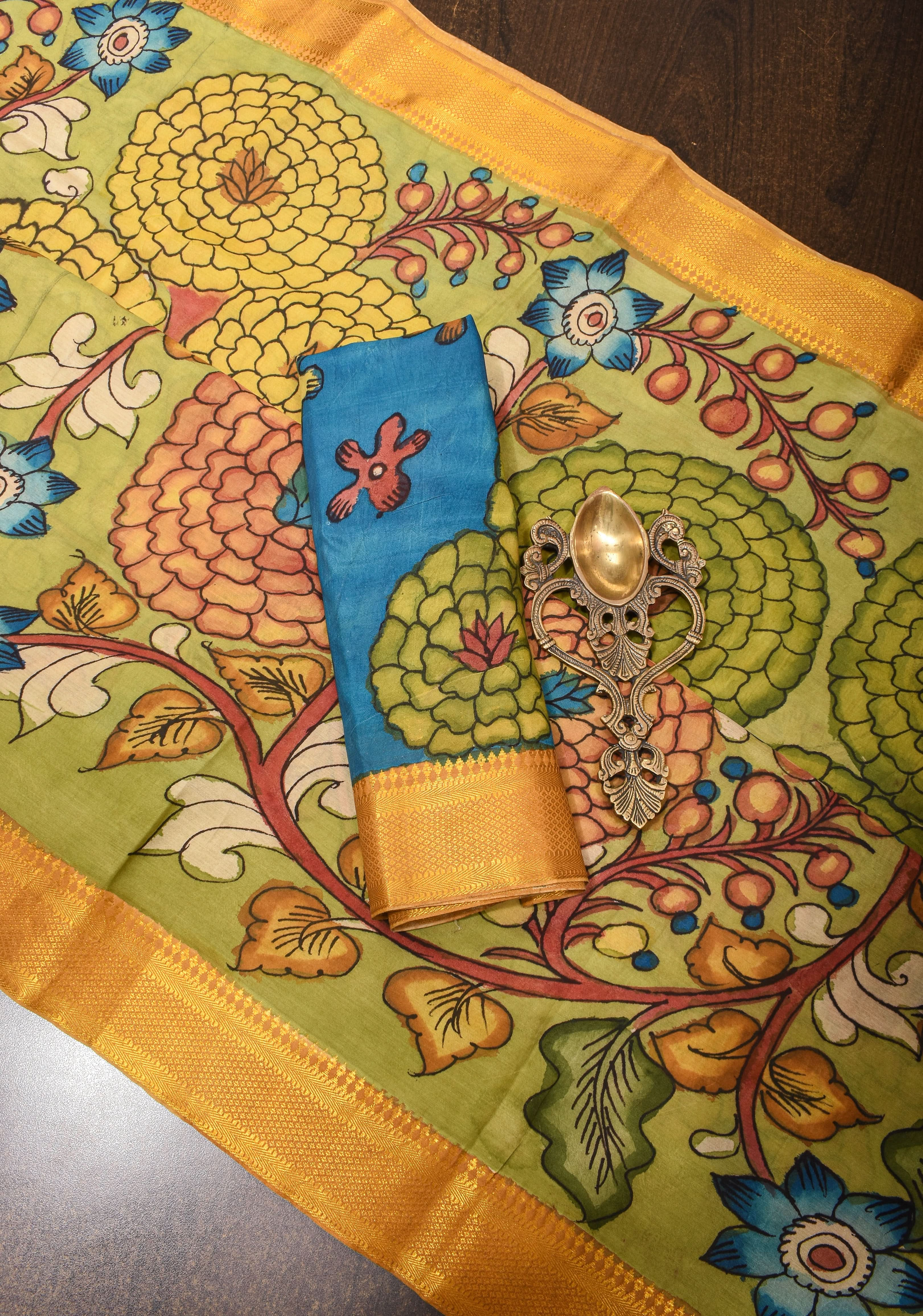 Magnificent chrysanthemums - authentic pen kalamkari on Chennuri silk with nizam border | SILK MARK CERTIFIED