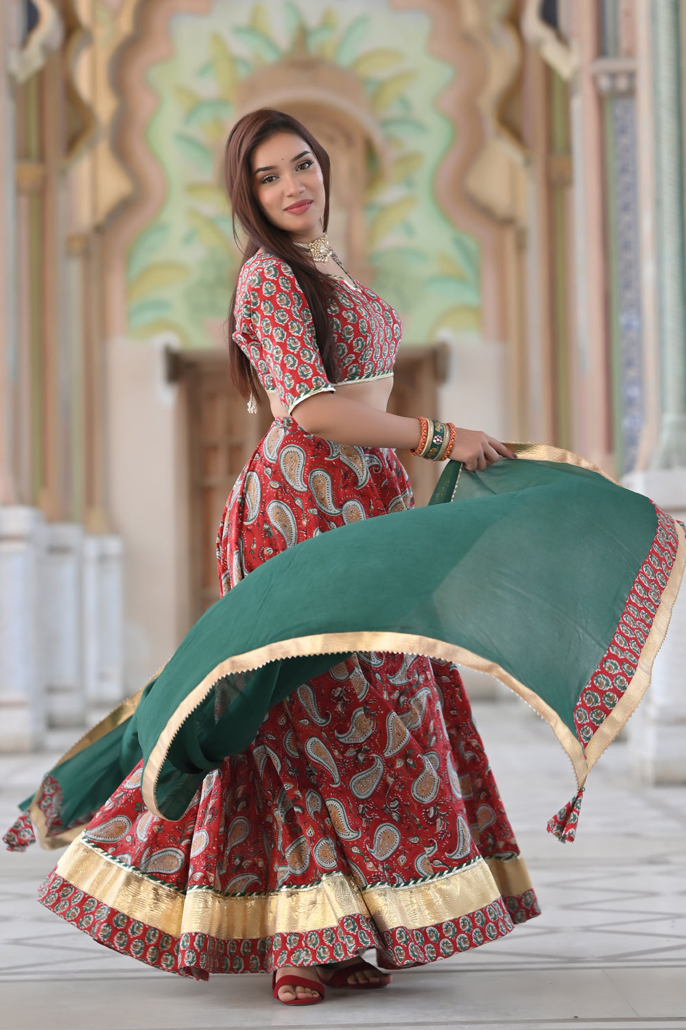 Buy Red & Green Lehenga Choli Sets for Women by Zeelpin Online | Ajio.com