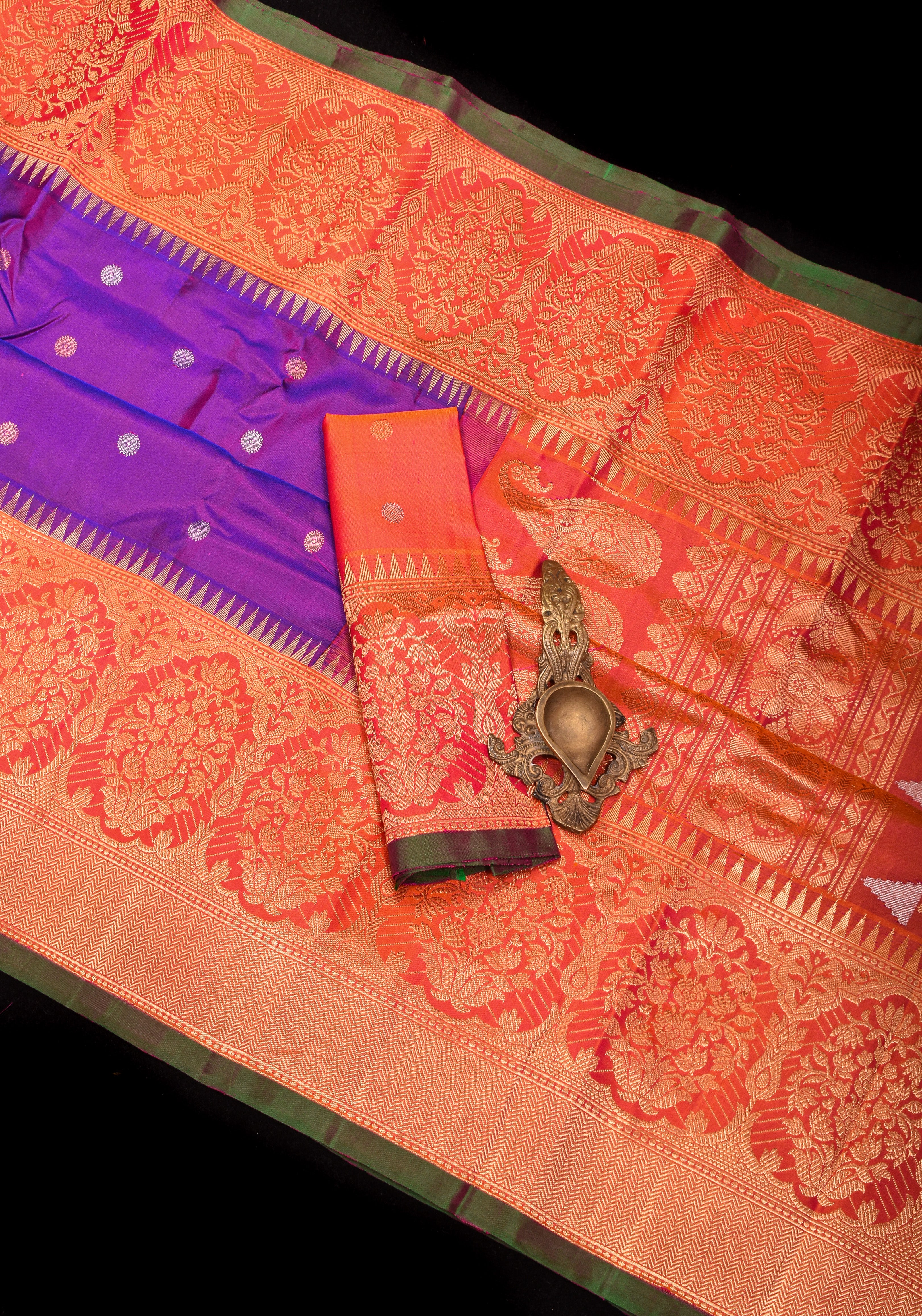 Purple  Gadwal Silk saree with 2 side Persian arch Zari Borders | SILK MARK CERTIFIED