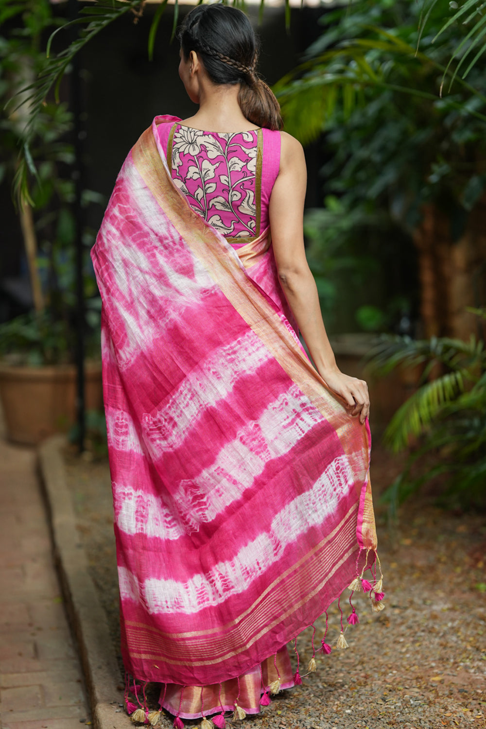 Buy Sea Green Saree In Satin With Shibori Print And Unstitched Blouse  Piece-Kalki Fashion India