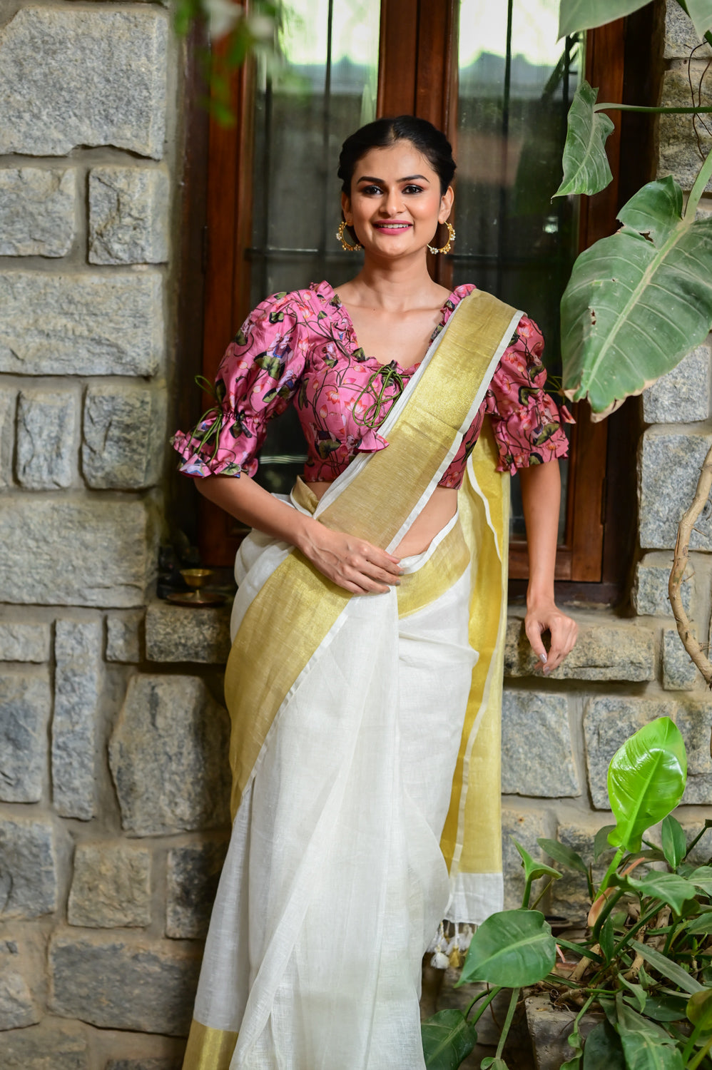 Linen Sarees Online Collection in India | Mirraw