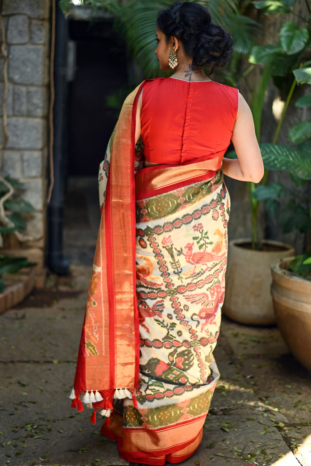 Buy Beautiful Red and Blue Ikkat Pure Silk Pochampally Saree / Pattu Saree  / Ikkat Sarees/ Ikat Sarees/ Silk Sarees/handwoven Saree Online in India -  Etsy | Saree designs, Stylish sarees, Fancy blouse designs