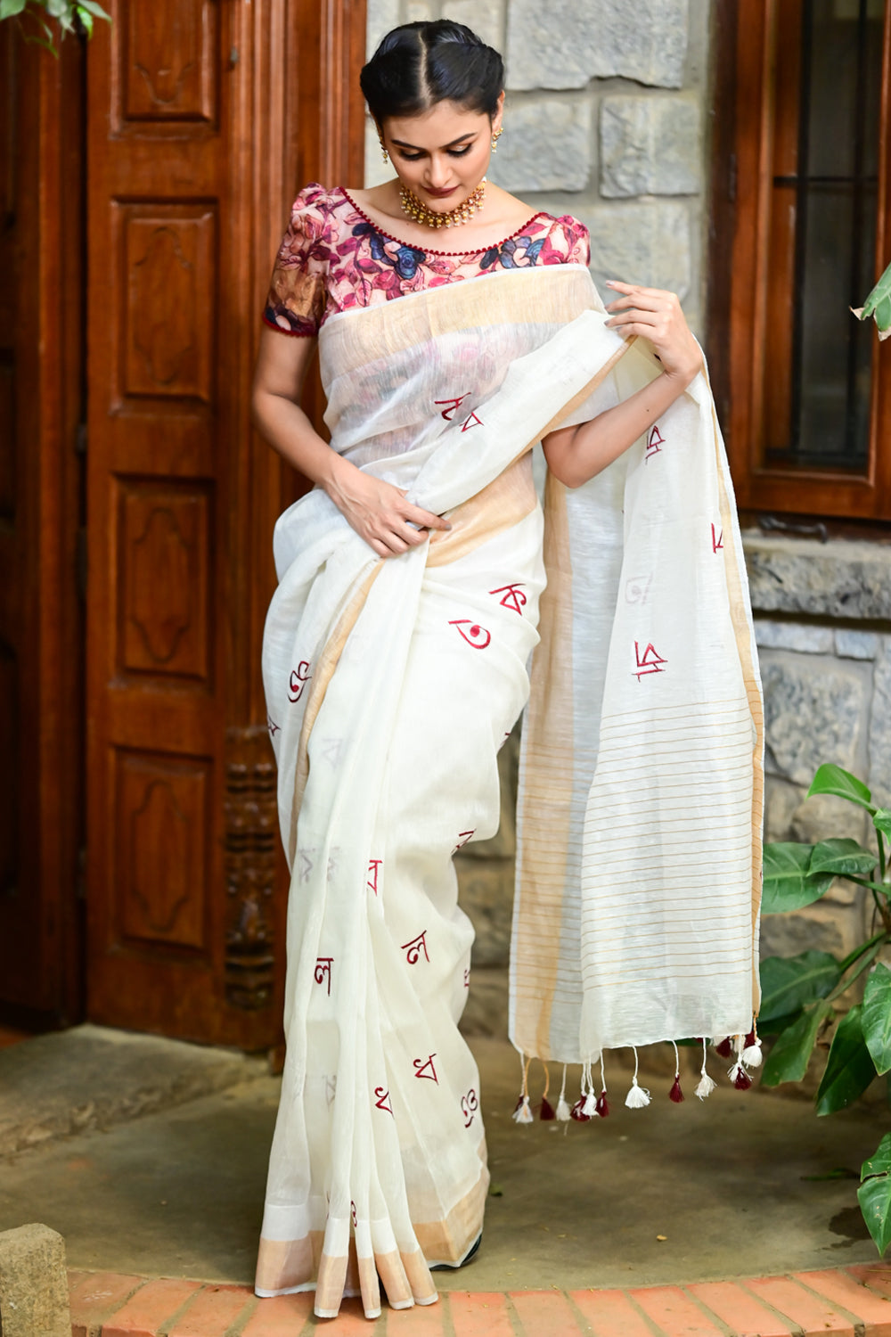 Elegant And Classy Linen By Linen Saree Paired With Designer Floral Blouse Size hot 38 Extends to 44 ! Ships From USA ! Ready To Wear !