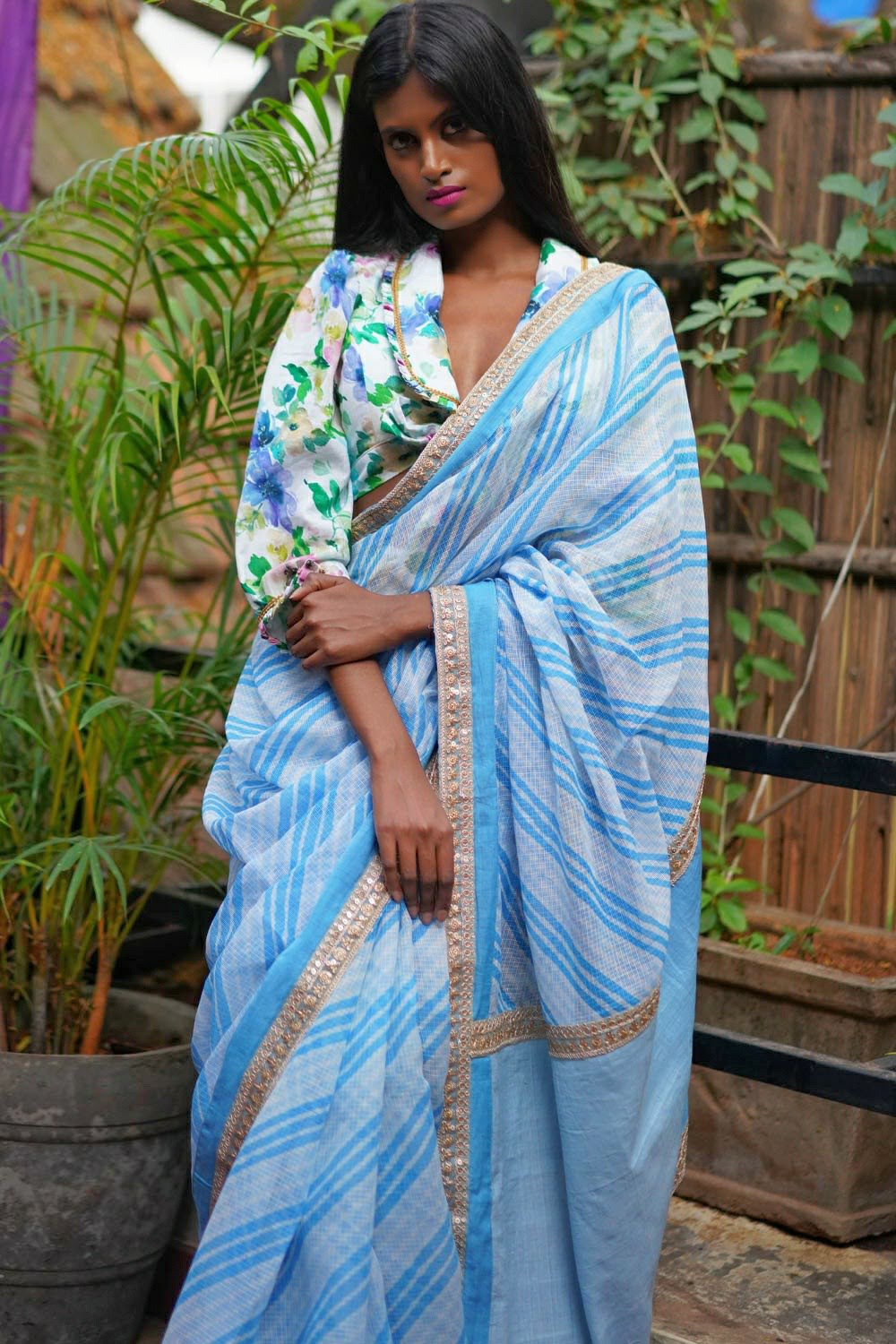 Yellow & white leheriya saree with gota patti border on pallu - Knotty  Knitters